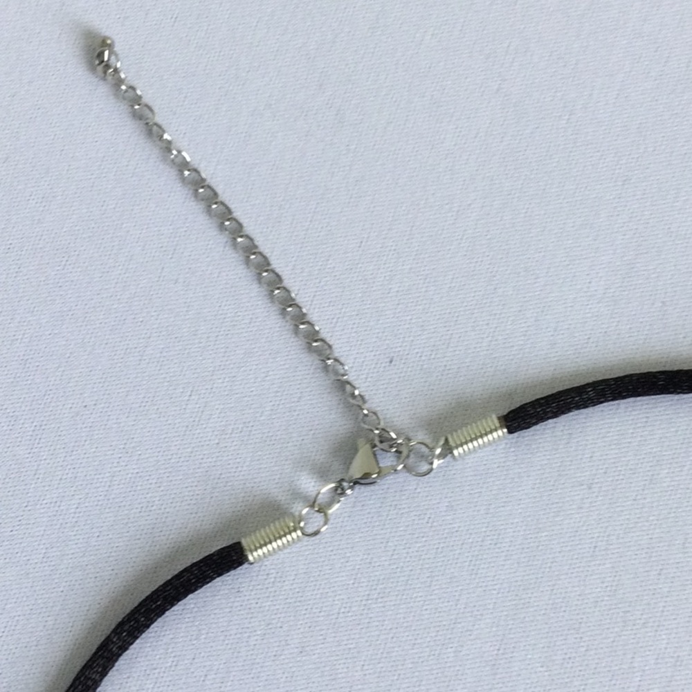 BLUE-tiful Rhinestone Necklace - Picture 4 of 6